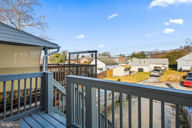 165 HAMPSHIRE, Essex, MD 21221