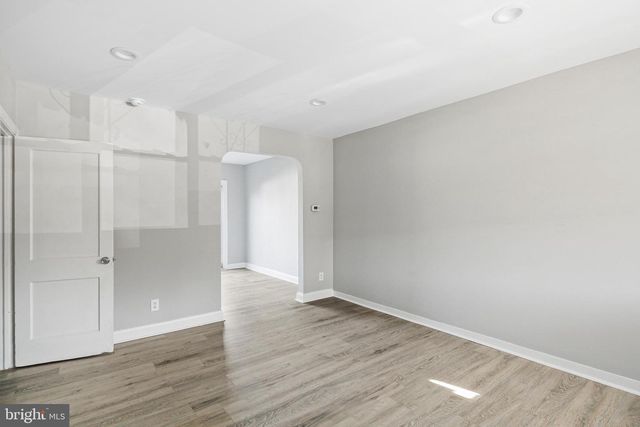 165 HAMPSHIRE, Essex, MD 21221