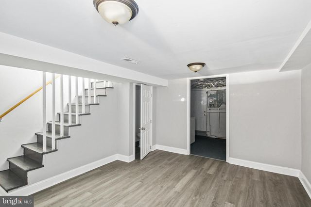 165 HAMPSHIRE, Essex, MD 21221