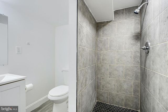 165 HAMPSHIRE, Essex, MD 21221