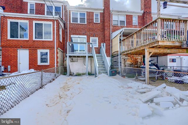 165 HAMPSHIRE, Essex, MD 21221