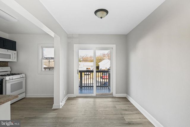 165 HAMPSHIRE, Essex, MD 21221