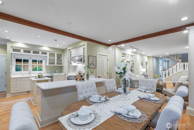 7626 NE 8th Street, Medina, WA 98039