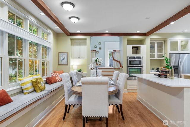 7626 NE 8th Street, Medina, WA 98039