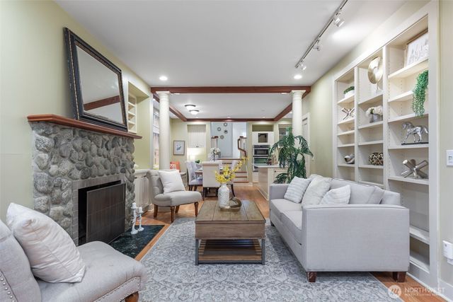 7626 NE 8th Street, Medina, WA 98039