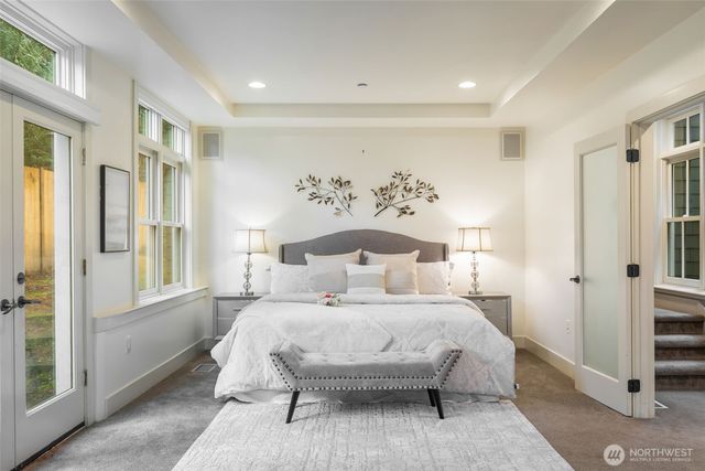 7626 NE 8th Street, Medina, WA 98039