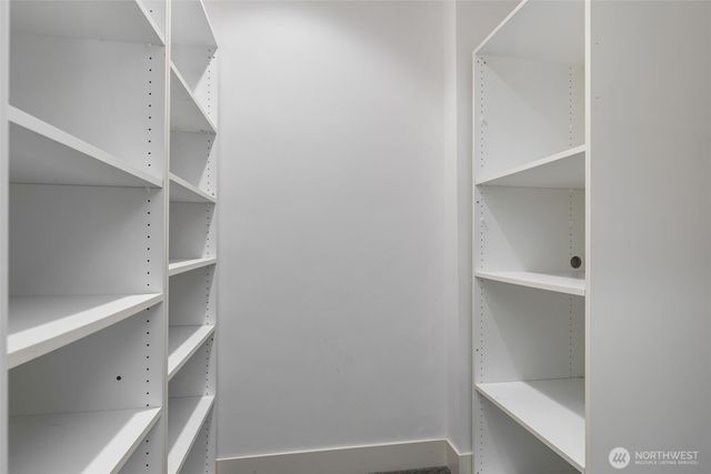 7626 NE 8th Street, Medina, WA 98039