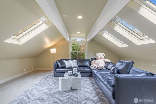 7626 NE 8th Street, Medina, WA 98039