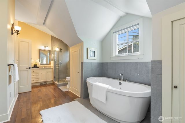 7626 NE 8th Street, Medina, WA 98039