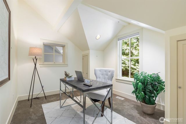 7626 NE 8th Street, Medina, WA 98039