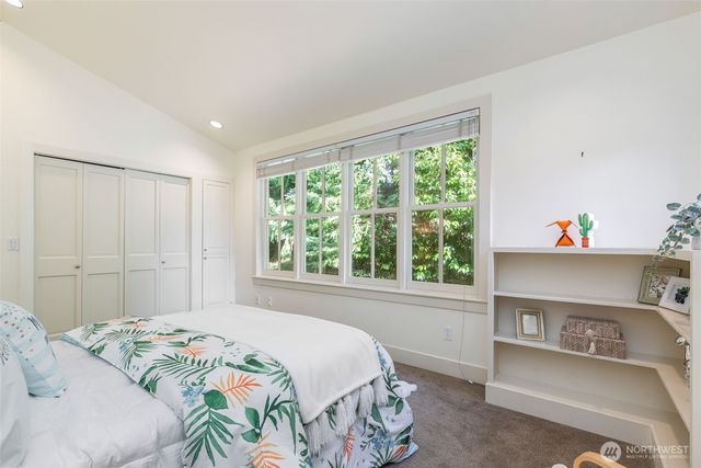 7626 NE 8th Street, Medina, WA 98039