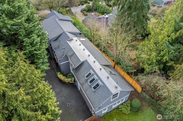 7626 NE 8th Street, Medina, WA 98039