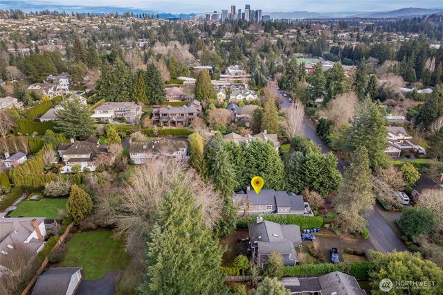 7626 NE 8th Street, Medina, WA 98039