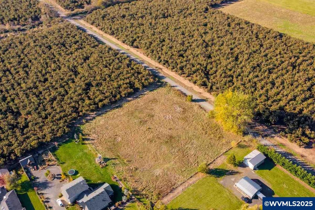 Image 13 of property listing at 0 NE Cullen Rd, Newberg, OR 97132