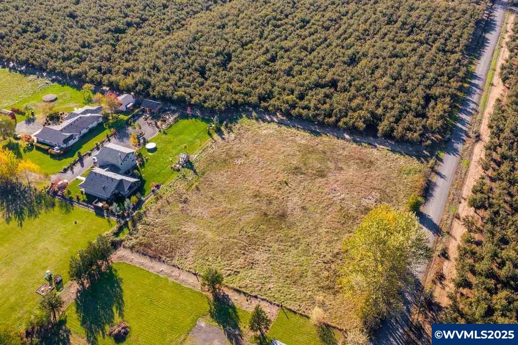 Image 14 of property listing at 0 NE Cullen Rd, Newberg, OR 97132