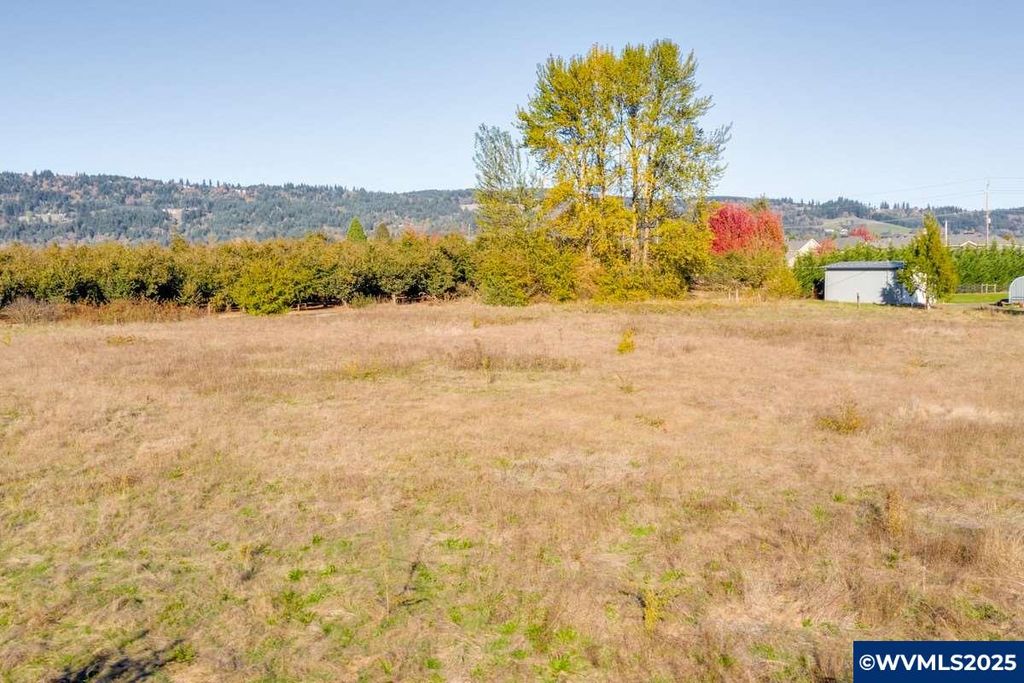 Image 2 of property listing at 0 NE Cullen Rd, Newberg, OR 97132