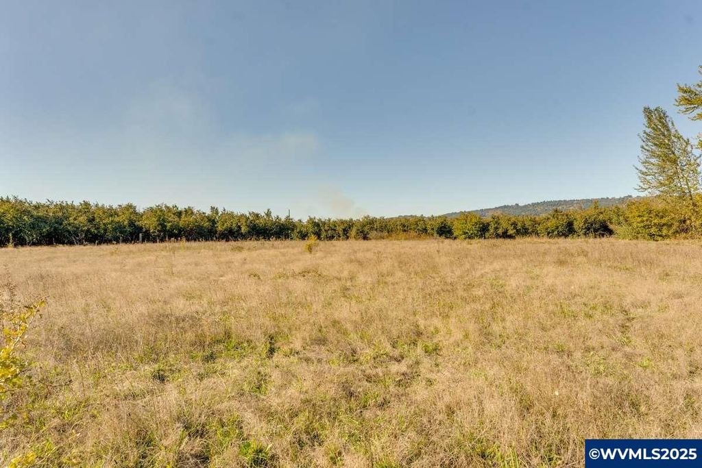 Image 3 of property listing at 0 NE Cullen Rd, Newberg, OR 97132