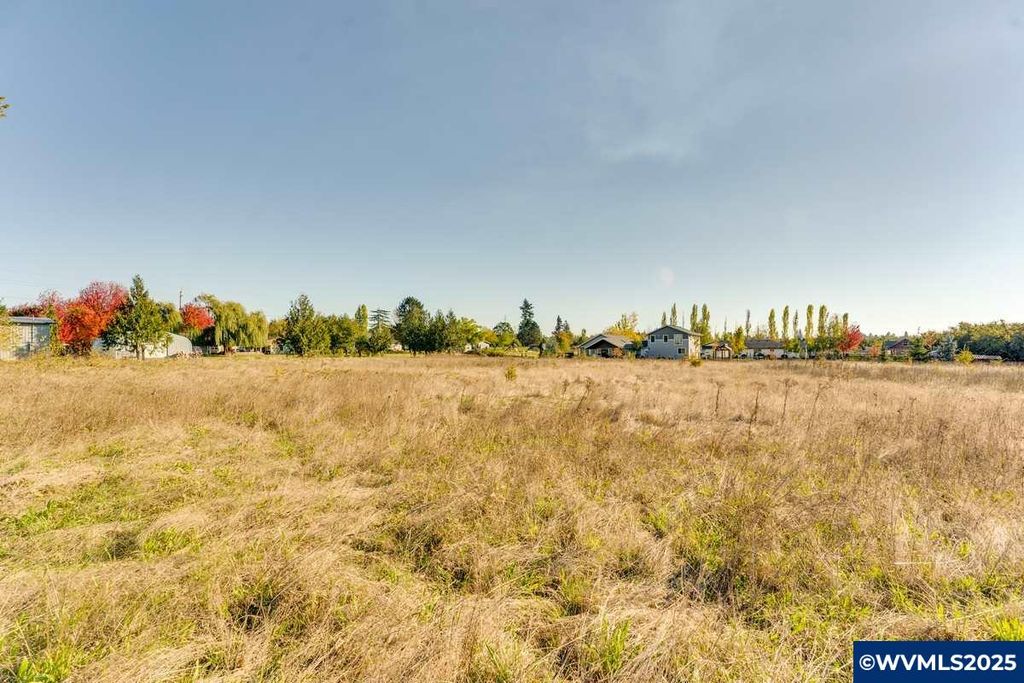 Image 5 of property listing at 0 NE Cullen Rd, Newberg, OR 97132