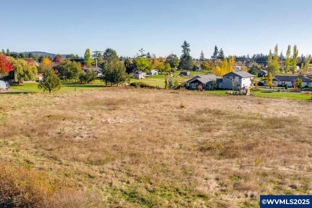 Image 7 of property listing at 0 NE Cullen Rd, Newberg, OR 97132