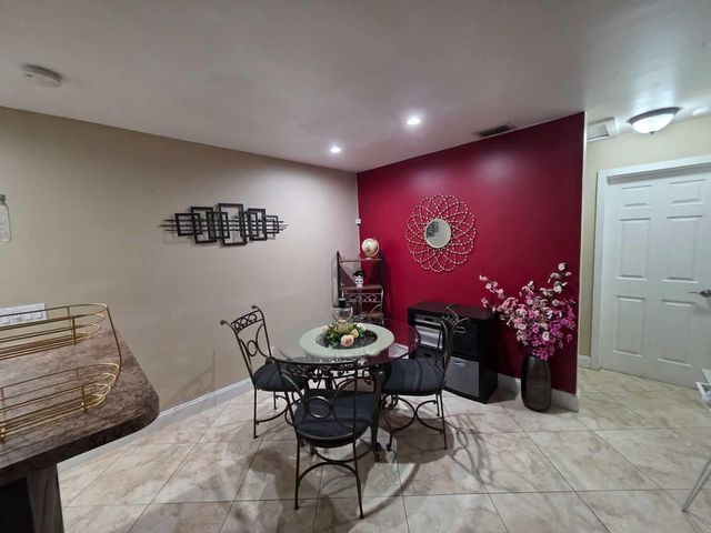 10046 WINDING LAKE Road 202, Sunrise, FL 33351