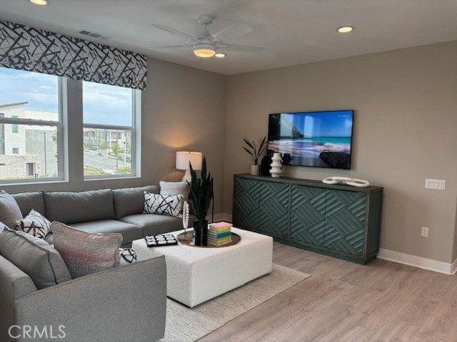 27416 Creekwood Lane, Valencia, CA 91381