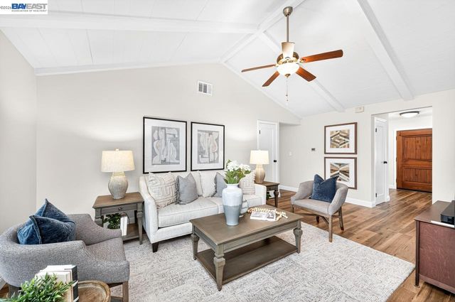 1237 Concord St, Pleasanton, CA 94566