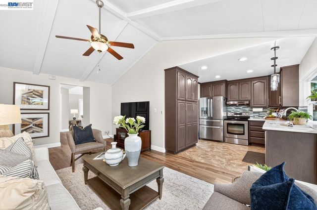 1237 Concord St, Pleasanton, CA 94566