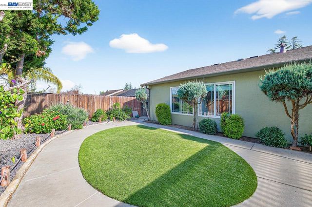 1237 Concord St, Pleasanton, CA 94566