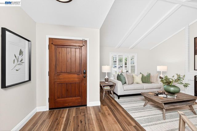 1237 Concord St, Pleasanton, CA 94566