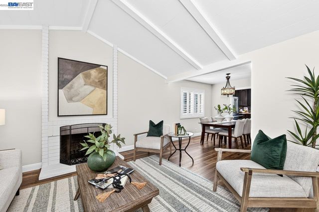 1237 Concord St, Pleasanton, CA 94566