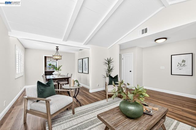 1237 Concord St, Pleasanton, CA 94566