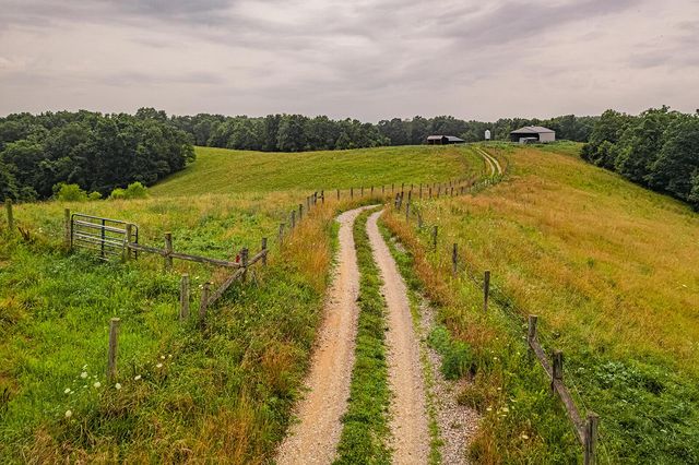 1121 Ashby Road, Lawrenceburg, KY 40342