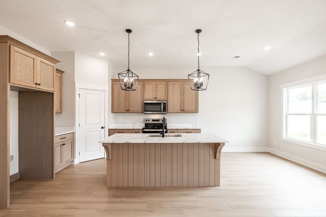 4180 Hereford Dr, Greenbrier, TN 37073