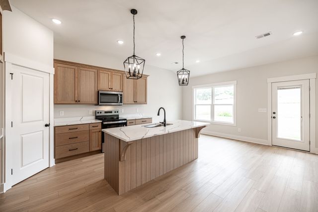 4180 Hereford Dr, Greenbrier, TN 37073