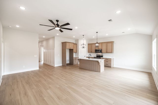 4180 Hereford Dr, Greenbrier, TN 37073