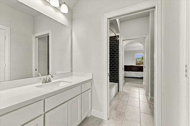 113 St Elias Drive, Burleson, TX 76028