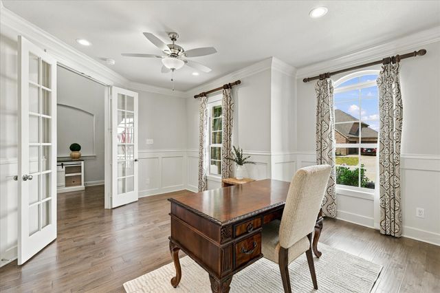 113 St Elias Drive, Burleson, TX 76028