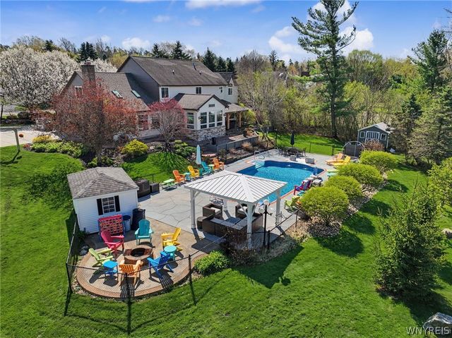 12 Fox Chapel Drive, Orchard Park, NY 14127