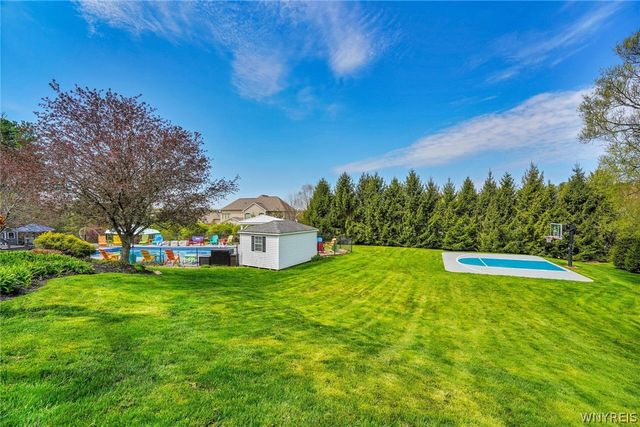 12 Fox Chapel Drive, Orchard Park, NY 14127