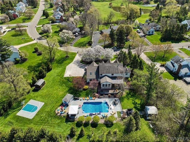 12 Fox Chapel Drive, Orchard Park, NY 14127