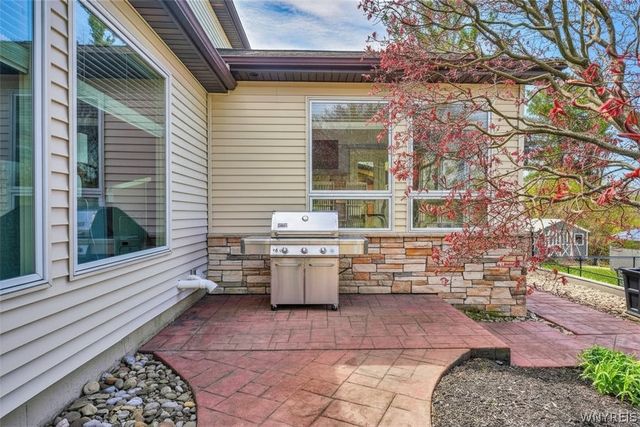 12 Fox Chapel Drive, Orchard Park, NY 14127