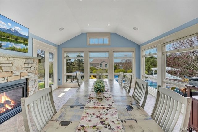 12 Fox Chapel Drive, Orchard Park, NY 14127