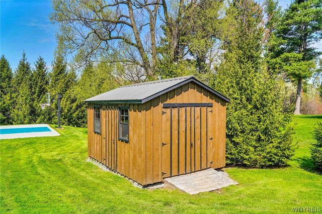 12 Fox Chapel Drive, Orchard Park, NY 14127
