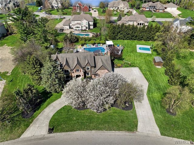 12 Fox Chapel Drive, Orchard Park, NY 14127
