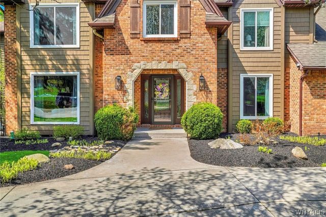 12 Fox Chapel Drive, Orchard Park, NY 14127