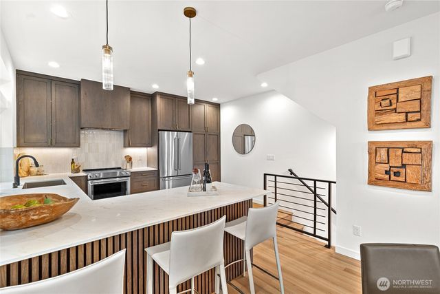 311 17th Avenue E, Seattle, WA 98112