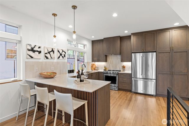 311 17th Avenue E, Seattle, WA 98112