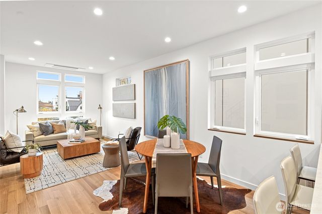 311 17th Avenue E, Seattle, WA 98112