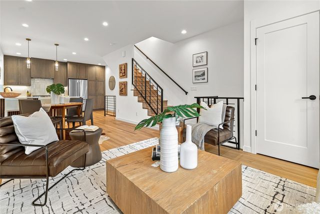 311 17th Avenue E, Seattle, WA 98112