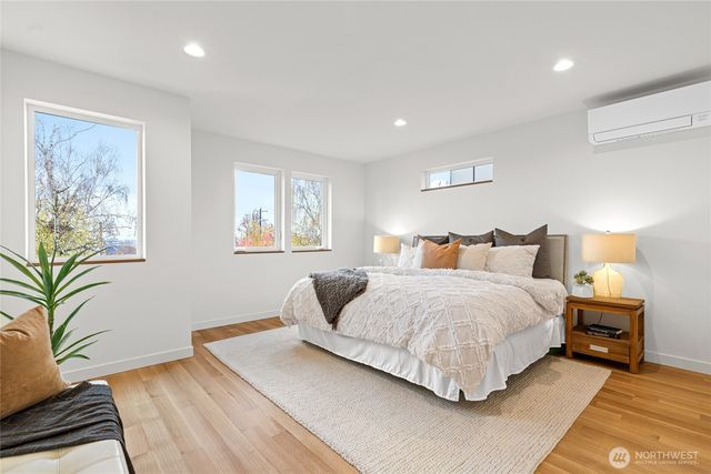 311 17th Avenue E, Seattle, WA 98112